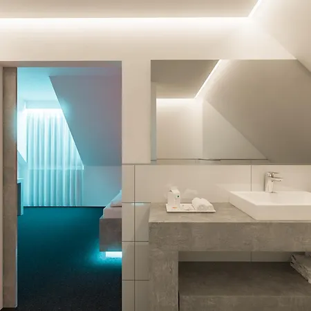 Hotel Smartel At The Unbrexit 3*