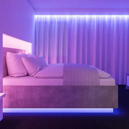 Hotel Smartel At The Unbrexit 3*