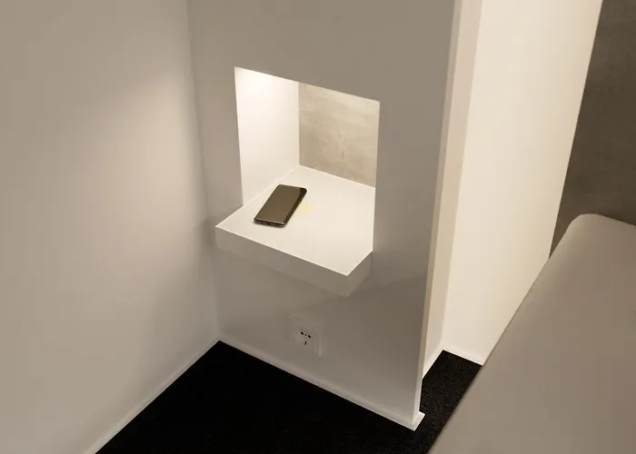 Smartel At The Unbrexit Hotel 3*